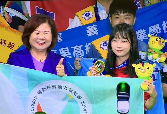 國服組金牌：謝幸璇-勞動部部長頒獎圖片