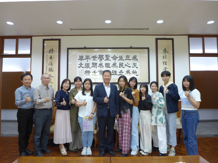 「第53屆全國技能競賽分區技能競賽」囊括了服裝創作組第一、三名及佳作兩名；國服組榮獲第一、二、五名；工業設計技術類第三名。圖片