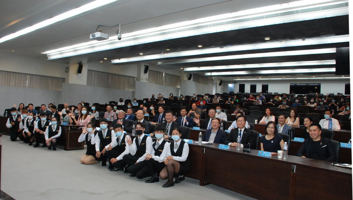 台南應用科技大學與台南在地化十大企業集團簽約結盟聯手合作圖片